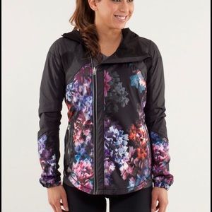 Lululemon Run: Get Up and Glow Jacket
